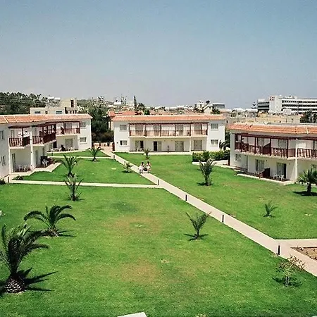 Maistros Aparthotel 2*