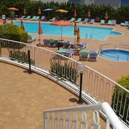 Aparthotel Maistros 2*