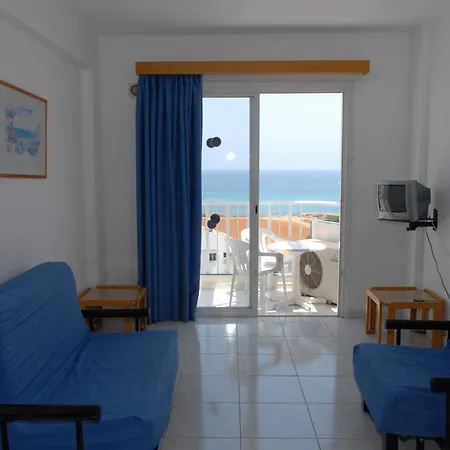 Aparthotel Maistros 2*