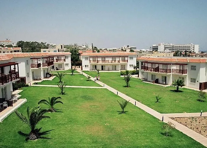 Maistros Aparthotel 2*