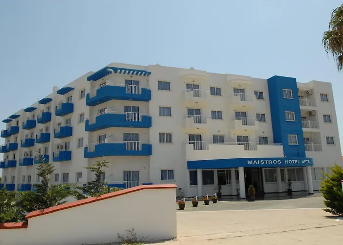 Aparthotel Maistros 2*