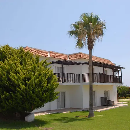 Maistros Apartahotel 2*