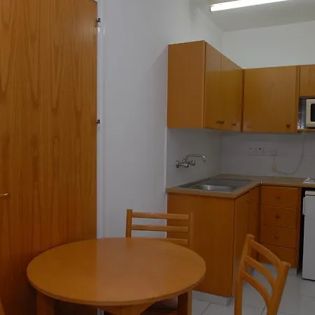 Apart-hotel Maistros 2*