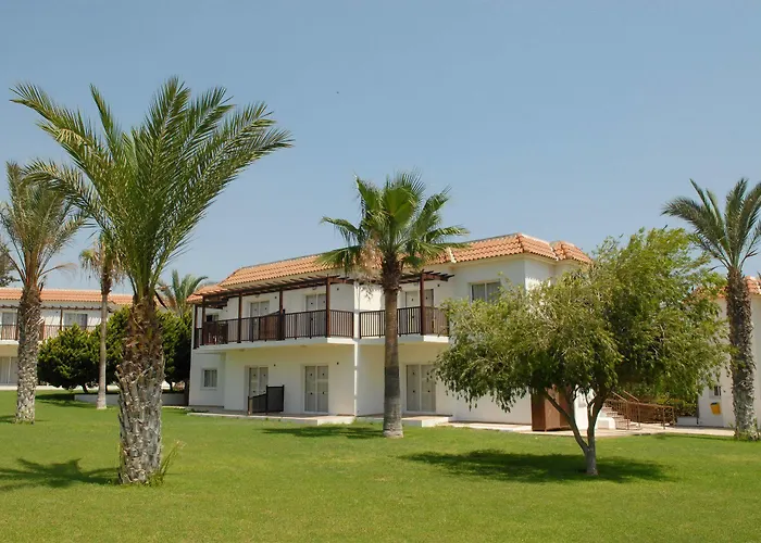 Maistros Aparthotel 2*