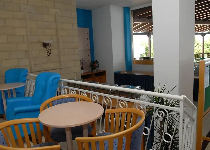 Maistros Aparthotel 2*