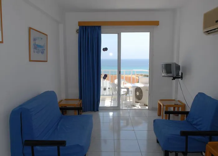 Aparthotel Maistros 2*