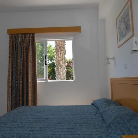 Maistros Aparthotel Protaras